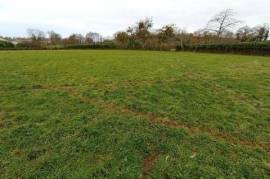 Grand terrain plat constructible