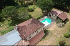 T4 STONE HOUSE WITH GÎTE AND SWIMMING POOL
