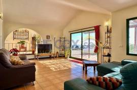 4 Bedroom Villa For Sale