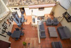 7 Bedrooms - Townhouse - For Sale