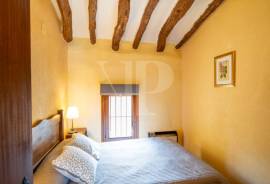 7 Bedrooms - Townhouse - For Sale