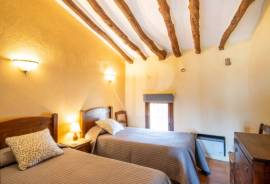 7 Bedrooms - Townhouse - For Sale