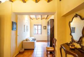 7 Bedrooms - Townhouse - For Sale