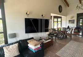 4 Bedrooms - Villa - For Sale