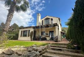 4 Bedrooms - Villa - For Sale