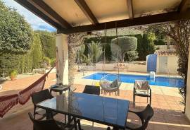 4 Bedrooms - Villa - For Sale