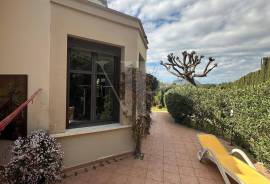 4 Bedrooms - Villa - For Sale