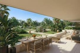 3-beds apartment with two terraces, in a condominium with swimming pool