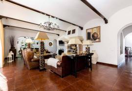 35-hectare estate with 3 houses and vineyards | Redondo, Évora 35-hectare estate with 3 houses and vineyards | Redondo, Évora