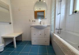 Lovely 4 Bedroom Villa with Heated Swimming Pool in a Prime Location in Lagos