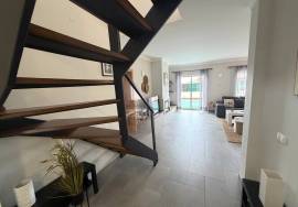 Lovely 4 Bedroom Villa with Heated Swimming Pool in a Prime Location in Lagos