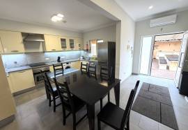 Lovely 4 Bedroom Villa with Heated Swimming Pool in a Prime Location in Lagos