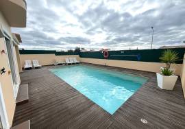 Lovely 4 Bedroom Villa with Heated Swimming Pool in a Prime Location in Lagos