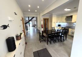 Lovely 4 Bedroom Villa with Heated Swimming Pool in a Prime Location in Lagos