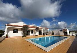 Charming Villa with Swimming Pool Located between Luz and Burgau