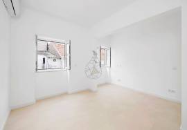 Renovated building with two 2 bedroom apartments in Portimão