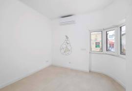 Renovated building with two 2 bedroom apartments in Portimão