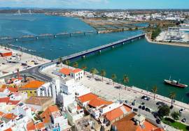 Renovated building with two 2 bedroom apartments in Portimão