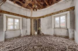 {|en|}Unique Investment Opportunity: Charming Building in the Heart of Portimão! 