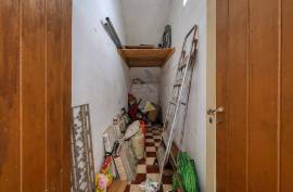 {|en|}Unique Investment Opportunity: Charming Building in the Heart of Portimão! 