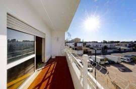 Spacious 2 bedroom apartment with 92 m2 in Três Bicos in Portimão