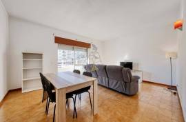 Spacious 2 bedroom apartment with 92 m2 in Três Bicos in Portimão