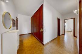 Spacious 2 bedroom apartment with 92 m2 in Três Bicos in Portimão