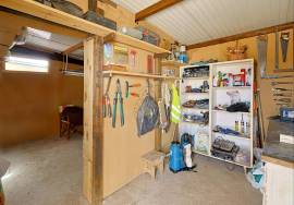 Property of excellence in Odiáxere. T5 of recent construction and land with potential for expansion in a privileged area of the Algarve.