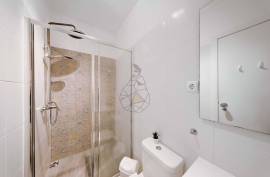 Rent - T1 Transformed into T2, Refurbished, Two Steps from Praia da Rocha