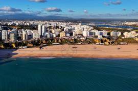 Rent - T1 Transformed into T2, Refurbished, Two Steps from Praia da Rocha