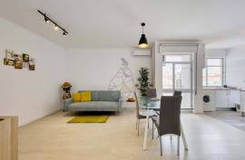Rent - T1 Transformed into T2, Refurbished, Two Steps from Praia da Rocha