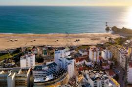 Rent - T1 Transformed into T2, Refurbished, Two Steps from Praia da Rocha