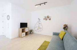 Rent - T1 Transformed into T2, Refurbished, Two Steps from Praia da Rocha