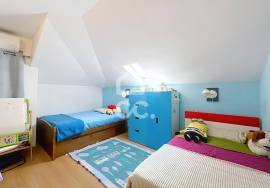 Apartment in excellent city area with attic use