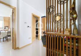 Apartment in excellent city area with attic use