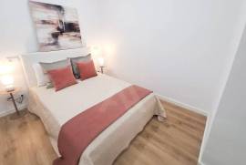 Apartamento T3 Remodelado em Penha de França