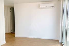 Apartamento T1 com varanda em São Martinho do Porto