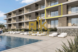 1 bedroom apartment with pool view