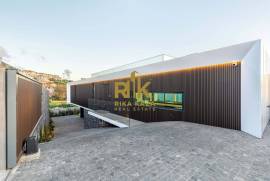 Luxury 3+1 bedroom villa with infinity pool and panoramic views