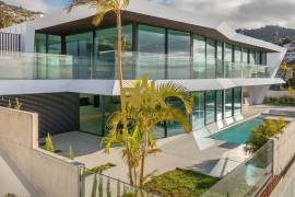 Luxury 3+1 bedroom villa with infinity pool and panoramic views