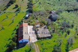 Property in front of the Pestana Golf Resort