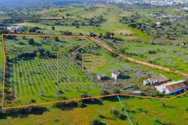 Property in front of the Pestana Golf Resort