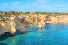 Property in front of the Pestana Golf Resort