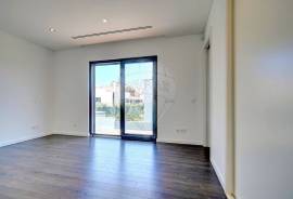 Independent T5 house in Birre, with spacious outdoor area with swimming pool and garden.