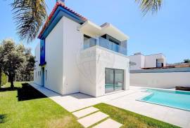 Independent T5 house in Birre, with spacious outdoor area with swimming pool and garden.