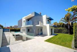 Independent T5 house in Birre, with spacious outdoor area with swimming pool and garden.