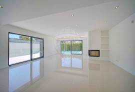 Independent T5 house in Birre, with spacious outdoor area with swimming pool and garden.