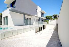 Independent T5 house in Birre, with spacious outdoor area with swimming pool and garden.