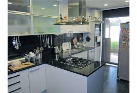 Excellent 3 bedroom villa in a luxury condominium in Birre, with swimming pool, playground, condominium room and gym. Excellent 3 bedroom villa in a luxury condominium in Birre, with swimming pool, playground, condominium room and gym.