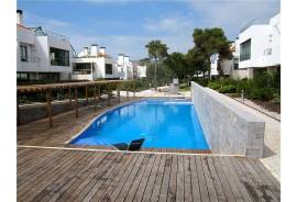 Excellent 3 bedroom villa in a luxury condominium in Birre, with swimming pool, playground, condominium room and gym. Excellent 3 bedroom villa in a luxury condominium in Birre, with swimming pool, playground, condominium room and gym.